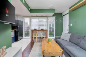 1BD in Liberty Village beside Lake